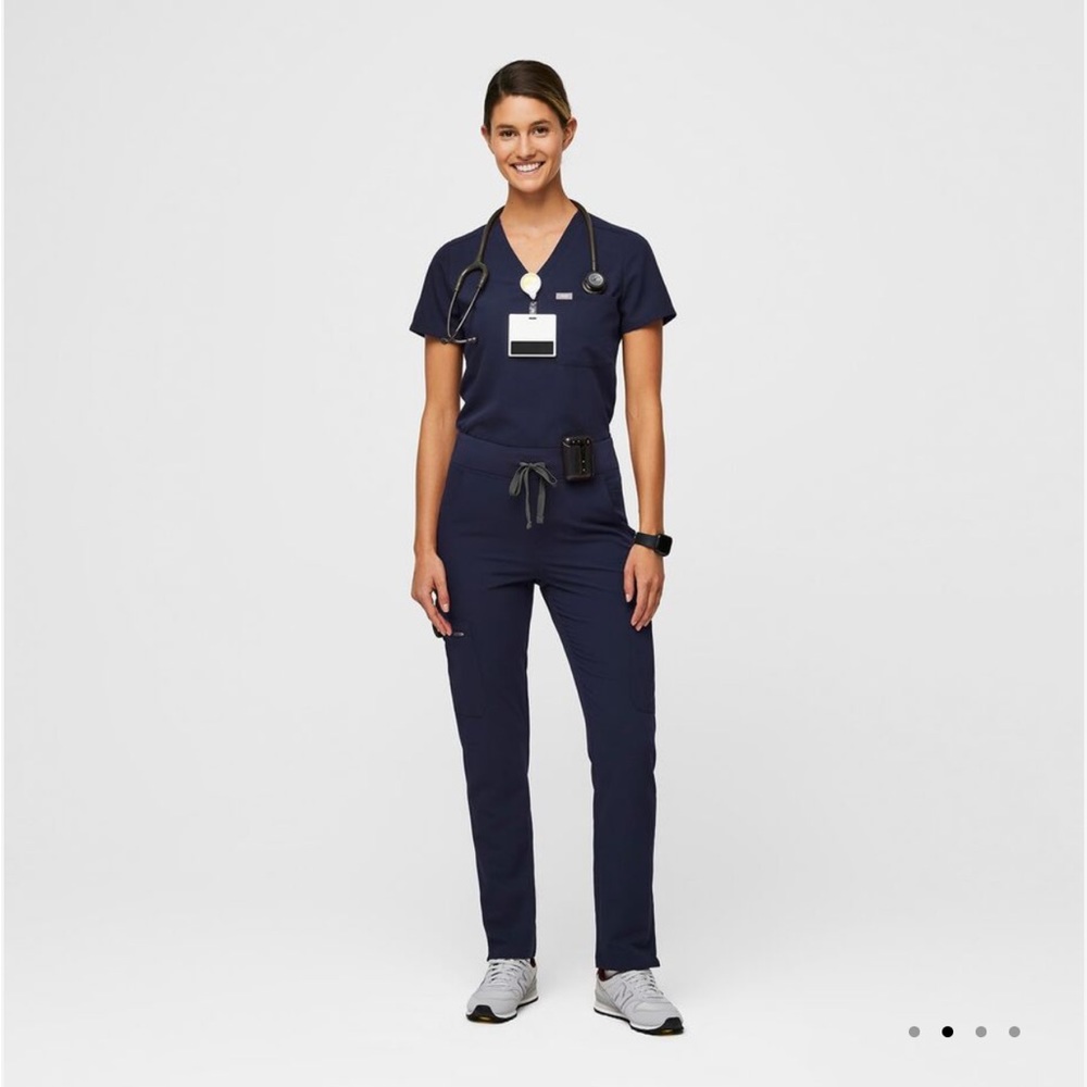 FIGS Navy scrubs- full set